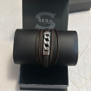 Men Stainless steel & pu leather brown/ silver tone bracelet.8.5”